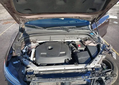 2018 Volvo Xc60 T6 Momentum z USA, uszkodzony, nr VIN LYVA22RK1JB077446